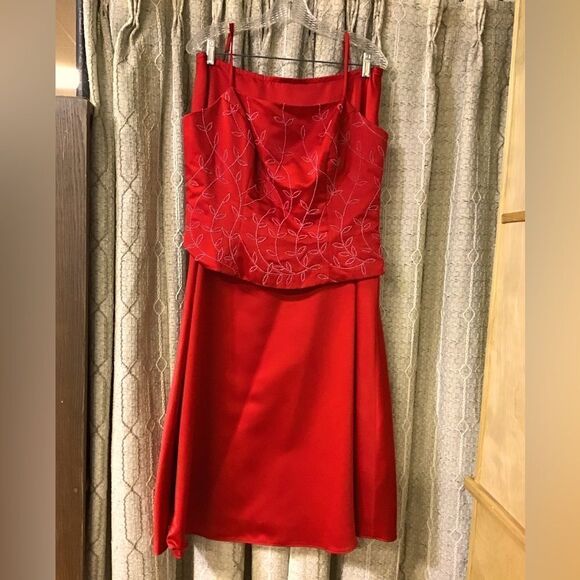 Alfred Angelo ladies 8 red top with white smallembellished beads